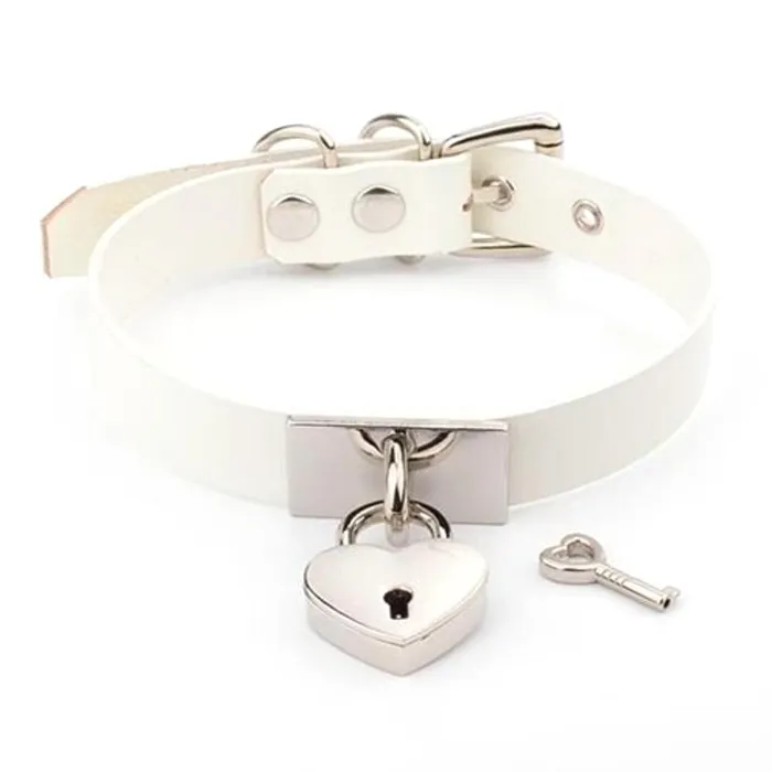 Trendy Heartsy Female Locking Collar Leather Slave Lovegasm Restraints